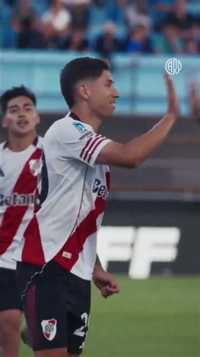 CACHETE 🎯💪 | #Gol #Montiel #RiverPlate