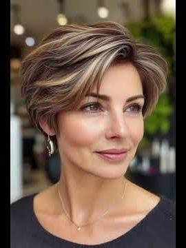Short Haircuts and pixie hair cut for women over 60 trending/2026🎀