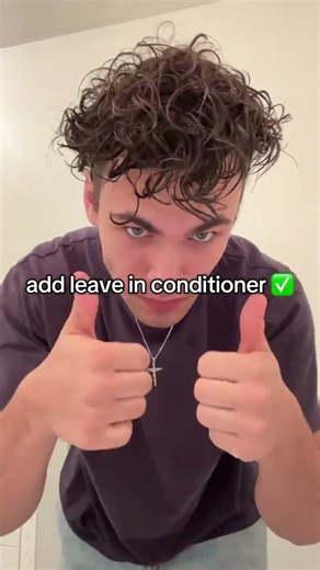 How to make straight hair curly!✅ #wavyhair #conditioner #hairtok #basedbodyworks #curlyhair