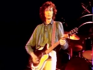 Led Zeppelin - Kashmir (Live at Knebworth 1979) (Official Video) Watch here https://metal-rock-punk-news.blogspot.com/2024/09/led-zeppelin-kashmir-live-at-knebworth.html | Metal Rock Punk News