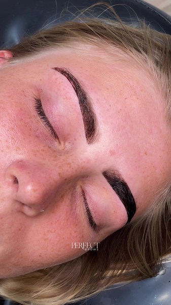 The Ultimate Guide to Eyebrow Tinting at Home