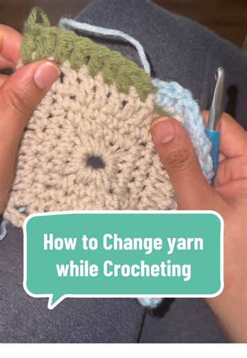 How to change color while crocheting. #fyp #crochetingtutorial #crochetingforbeginners #crochettiktok @RebeccaHDxl