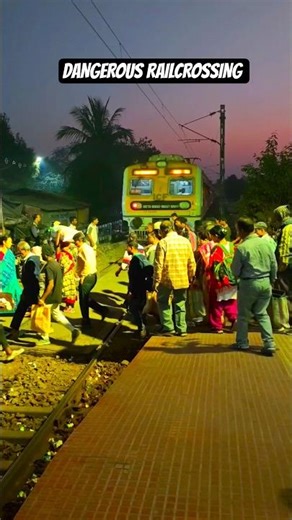 Dangerous Railgate crossing India🤯 #shorts #train #viral #trending #railgate