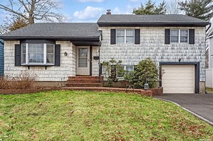 42 Circle Dr, Syosset, NY 11791 - MLS L3531085 - Coldwell Banker