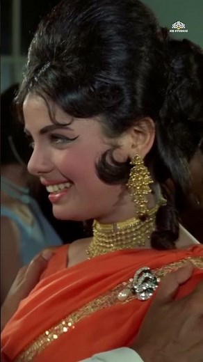 मेरा बस चले तो मैं अपना दिल निकालके देता तुम्हे | Classic Romance | Brahmachari 1968 | Shammi Kapoor