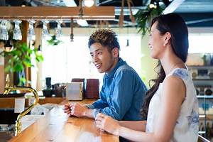 尽くす価値のある女性になる方法！男性が手に入れたいと思う女性とは [大木隆太郎の恋愛コラム] All About