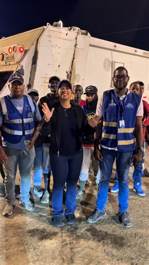 Desde las 4:00 am supervisando nuestra rutas y frecuencias para mantener nuestra municipio limpio. Aquí dejamos nuestra línea de asistencia 829-344-8030 | Alcaldia de Santo Domingo Norte