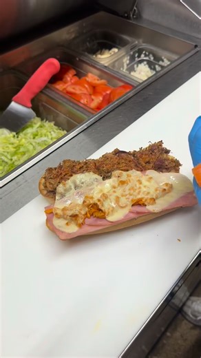 🐷 HAM JAM 🐷 Our most popular special of all time! Jeff perfectly slow smoked and pulled some pork butts that we serve on yer choice of bread with sliced ham, mayo, provolone, hot peruvian sauce, crunchies, lettuce, and tomato 🔥 🔥 ‼️ pro tip - sub out the veggies fer ho-made Knick-Knack 🥵 Run. Don’t walk. Won’t last long!!!! 🏃‍♂️ 🏃‍♀️ 🏃 | Angies Subs Official Page