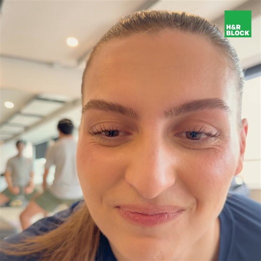 Get your gains: H&R Block Tax Experts find money others miss—an average of $2,725. | H&R Block Canada