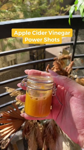 These DIY apple cider vinegar power shots are a nutrient powerhouse! ⚡ Packed with tons of antioxidants, these shots are super easy to make in bulk! Simply scale the recipe up if you want to fill multiple jars at a time! This concoction can be stored in an airtight container in the fridge for up to 1 week! Remember to dilute each shot in 6-8 oz of regular or sparkling water! Combine all the ingredients below 👇 into a small jar with an airtight lid! And add your water when you're ready to drink!