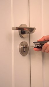 4.1M views · 30K reactions | Track your keys with Apple Find My—never lose them again. #techlife #lifestyle | Journey - JRNY | Facebook