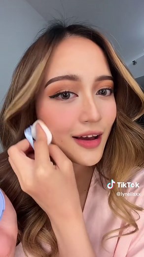 I’m blown away by this Sace Lady waterproof powder omg!! It’s the best waterproof makeup product ever! My skin has never looked this flawless, they literally look like i was using an #Instantblurfilter 😍 and I’m also glad that this product passed the #antitsunami test. I’d definitely recommend you guys to invest in this! It’s affordable and trust me it’s worth every penny!! @SACE LADY COSMETIC #saceladylooks #sacelady