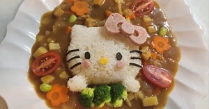 S&B Dokekomu Solid Japanese Curry Hello Kitty Decoration Recipe