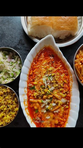 Anu🎀 on Instagram: "This is how legends start their day🤝😎 (Misal,Misal Pav,Maharashtrian Misal,Spicy Misal,Homemade Misal,Traditional Misal,Authentic Misal,Puneri Misal,Weekend,Breakfast,Misal Lovers) #love #comfortfood #weekend #weekendvibes #instagood #trendingreels #reels #reelitfeelit #foodie #viralreels #viralvideos #Foodie #instalike #trending #trend #foodporn #reelsinstagram #foryou #foryourpage #explore #pune #delightsbyanu #misalpav #misallover #foryou #foryourpage What's your favour