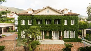 IESE MBA Essays: Tips & Strategies for 2025–2026 Applications