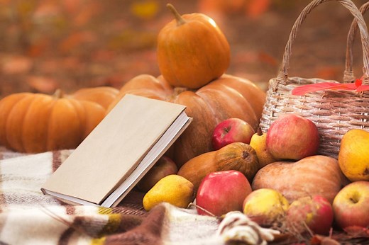 30 Thanksgiving Poems That Will Help Set the Tone for Your Holiday Gathering