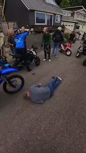 Ferry 2 Ferry 13 | first time seeing anyone get physical at this ride 😅 c'est la vie! Older dude who went to sleep suddenly and his buddies were throwing rocks at riders passing by and tried to block the road with his lil excavator, then pushed dude who punched him off of his bike (this is what i heard) #ferry2ferry13 #f2f13 #basketballHelmet #seattle #pnwriders #pnw #bikelife #washington #iRideNW | Danny Linh