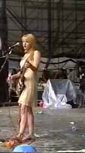 Best Stage Diving (Courtney Love) 1995 | Seattle Sound 90's