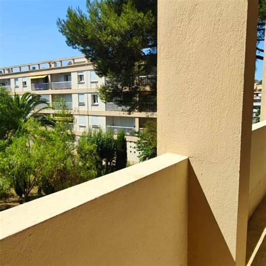 Nouveau dans votre agence Laforêt 🌳 | Antibes 📍 👉 LAFORET IMMOBILIER ANTIBES JUAN-LES-PINS vous propose à la vente en exclusivité à Antibes, dans le secteur des Combes, un agréable appartement de type 3 pièces situé dans une copropriété calme et sécurisée. 🛋 3 pièces 🏡 2 chambres 🔑 67,48 m² Contactez-nous pour plus d'informations sur ce bien ! 📞 04 92 90 44 66 📩 antibes@laforet.com Ou retrouvez-le sur notre site internet 🌐 http://www.laforet.com/bien/52365967 #laforet #laforetantibes #i
