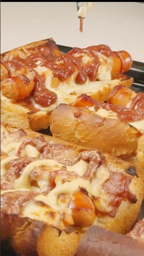 Cheesy Baked Hot Dogs in 10 Minutes 🌭