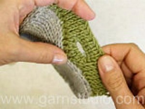 How to knit vertical button holes