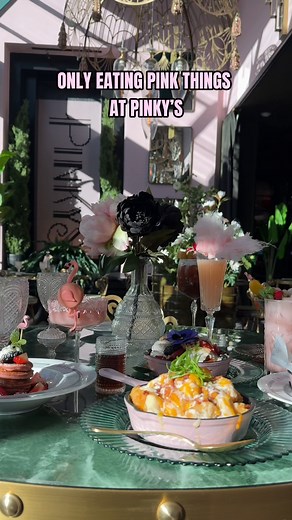 Everything’s better in pink, especially the drinks and bites at Pinky’s! 🍹💖 📍 Flamingo Las Vegas Hotel & Casino | Visit Las Vegas