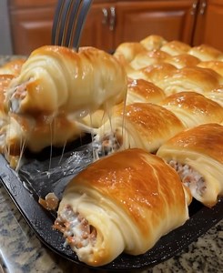 25K views · 65 reactions | Loved this recipe! Whenever they come out of the oven, my kids can't get enough. Full recipe   | Sweet Recipes | Facebook