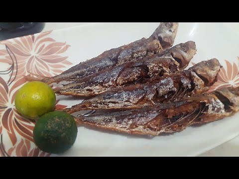 Delicious Fried Round Scad Fish 🐟 How To Make It Extra Crispy 😋