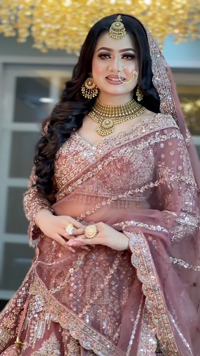 Every bride styled by Ishara’s makeover looks like a beautiful doll 👰‍♀️simple yet gorgeous and vibrant. Exactly the look every bride dreams of for her special day 💫 #bridalmakeup #isharajahan #receptionmakeover #nofilter #weddingmakeover #weddingmakeup #bridalmakeupartist #rawpicture #bridalmakeover #noedit #bestmakeupartist | Ishara’s