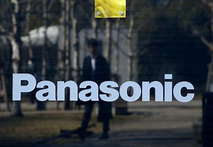Panasonic Battery Unit Cuts Profit Forecast, Warns on EV Sales