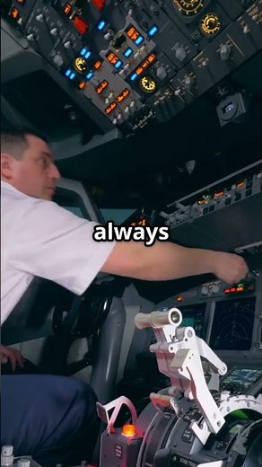 Microbursts & Wind Shear Explained (Weather Hazards for Pilots) 🌪️✈️