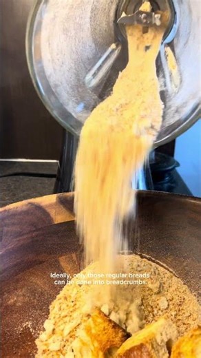 This is how I make breadcrumbs from leftover bread!#food #viral #trending #breadcrumbs #foodie