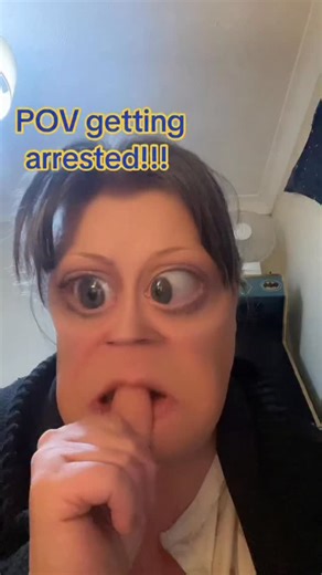 Jacob Rosloot on Instagram: "在日本,研究人员正利用智能人行道将日常活动转化为清洁能源。这些道路内嵌特殊的压电材料,可以从行人的脚步中收集动能 ⚡️ 。当人们行走、奔跑或跳跃时,路面会轻微变形,从而产生机械压力。压电晶体将这种压力转化为电能🪫。这些能量可用于照亮路灯、为公共显示屏供电,甚至监测行人流量。这种技术不仅减少了能源浪费,还展示了未来城市的无限可能🌍。在东京、京都等城市的试验区,人们的每一步都在为绿色地球贡献力量💚。科技让生活更环保,也让每一个脚步更有意义✨️#日本#科技#创新#可持续#绿色能源 未来城市 环保 知识事实推荐你知道吗技术实验 热门"