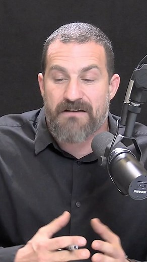 Andrew Huberman, Ph.D. on Instagram: "Neurons in our gut signal to our brain about the nutrient content of the foods we eat and thereby change the levels of dopamine and other neurotransmitters in our brain, which makes us want to eat more or less of particular foods. Remarkably, this is all occurring below our conscious awareness. - In the new episode of the Huberman Lab podcast out now I discuss the gut-brain axis which is critically important for controlling inflammation in the body, but also