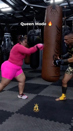 Pro Mode 🔥 vs Queen Mode 👑: Punch Combo Challenge!