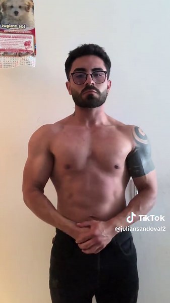 Actualización de mi físico 10 días después de haber empezado con el #clembuterol menos 3 kilos y seguimos hasta llegar al 10% de grasa#julianazzo #fitness #cambiofisico