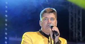 Bayer Full będzie śpiewał piosenki Trubadurów