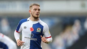 Liverpool's Harvey Elliott becomes latest Red with knee injury