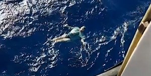 Man avoids drowning by turning jeans into flotation device - The Weather Network