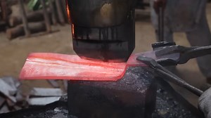 Crafting a Hunting Axe from Rail and Carbon Steel