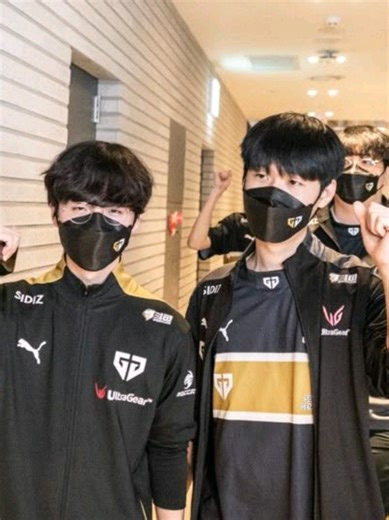 🐵 Bạn thân tôi bị bỏ bùa nên phản bội tôi để cưới nyc. Tôi cảm thấy bị tổn thương! Đề nghị phép thuật vào cuộc! 🥜 Thoi mò. Tao cưới đại gia rồi bao mày đi nuôi hồng hài nhi mò!!! 🐵 Nói thế còn nghe được!!! #fakenut #lehends #peanut #delulu