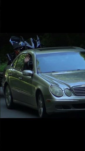 Mercedes Tows Sport Bikes on Trailer #tailofthedragon