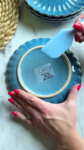 ✨ How to remove stubborn shopping tag stickers.