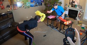 Guinness World Record: Fastest time for throwing and catching five leis