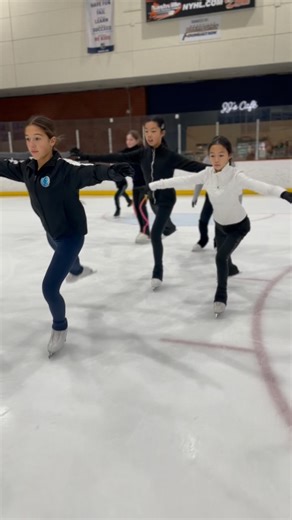Proper pushing technique is extremely important in figure skating. Utilizing the skating knee and the freeleg for stroking down the ice is imperative to making a stronger, faster, more polished skater. ⛸️ Want to level up your skills? Join us for a Stroking Technique Class at our Centennial location on Monday (Low/Intermediate) and Tuesday (High/Elite) afternoons or Wednesday mornings. ••• #nashvilleskates #extension #figureskater #iceskating #elitefigureskater #iceskatingtechnique | Nashville S
