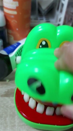 crocs eating otap #youtubeshorts #asmrsound #viralshort #crocs
