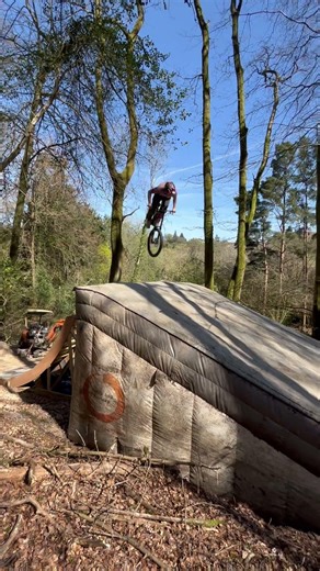 SAM REYNOLDS PUTTING OUR IT BLOWS! AIR BLASTER THROUGH ITS PACES #mucoff