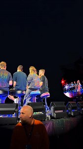 34K views · 1.5K reactions | Completo | Coldplay - Gravity | Hull, Inglaterra (18/08/2025) . Via X: @sunmustsetorise | T H E / S C I E N T I S T | Facebook