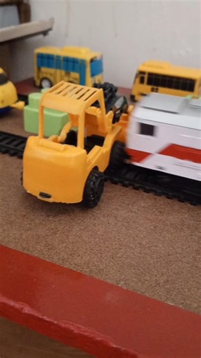 kereta api tabrak fortklip mainan #miniaturkeretaapi #keretaapi