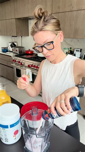 My favorite protein smoothie recipe ✨💪 Save this one for later 🤤🔥 #ProteinSmoothie #SmoothieRecipe #HealthySmoothie #BreakfastSmoothie #ProteinPacked #HealthyBreakfast #HealthyishFoods #ViralRecipes | Healthyish Foods